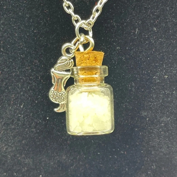 Mermaid Dreams Necklace, NWOT - Picture 3 of 8